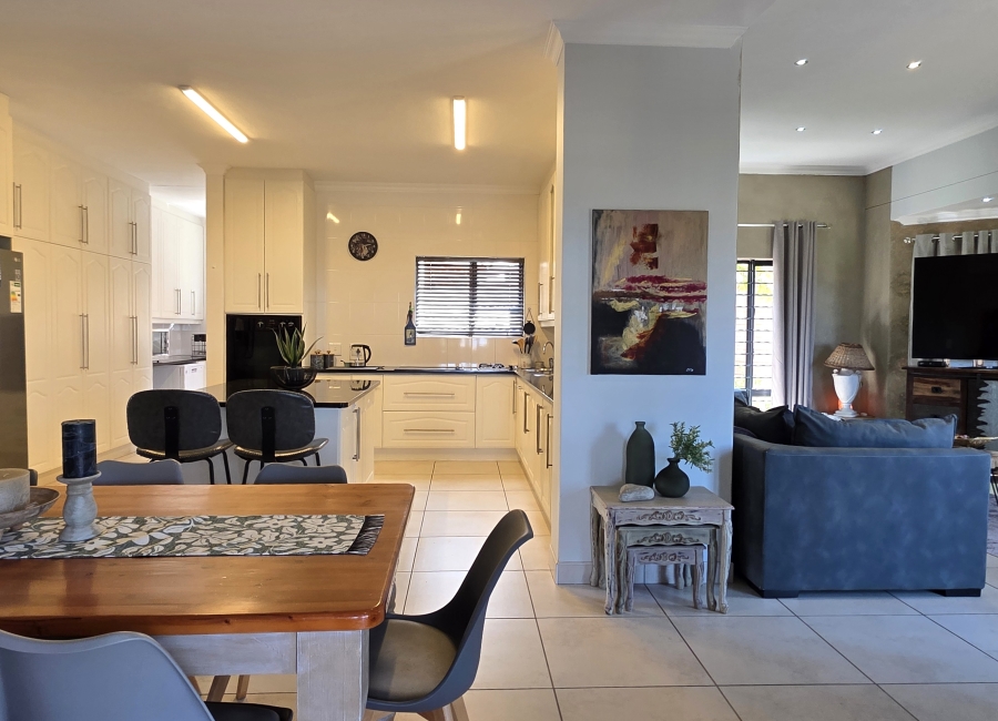 5 Bedroom Property for Sale in Wavecrest Eastern Cape